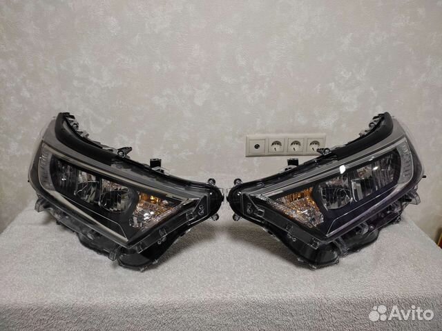 Фара Toyota Rav 4 50 2019-2022