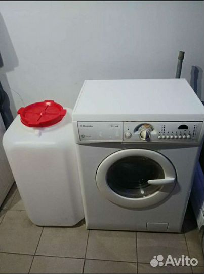 Стиральная машина с баком для воды
