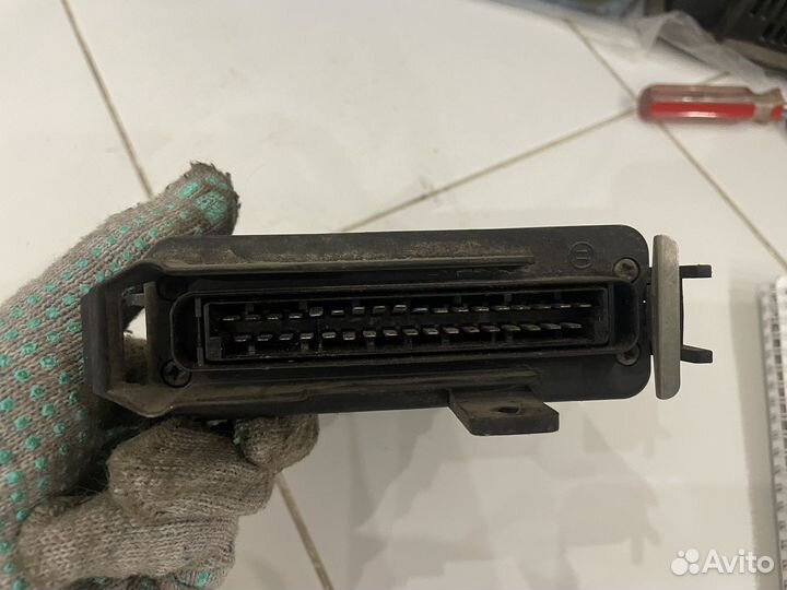 Блок управления двигателем Volkswagen Golf 3/Vento