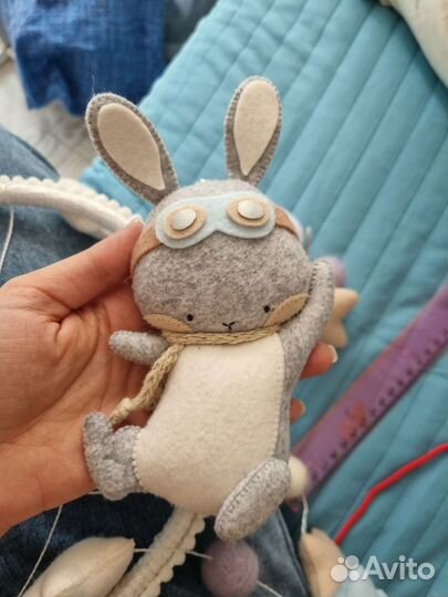 Мобиль на кроватку из фетра