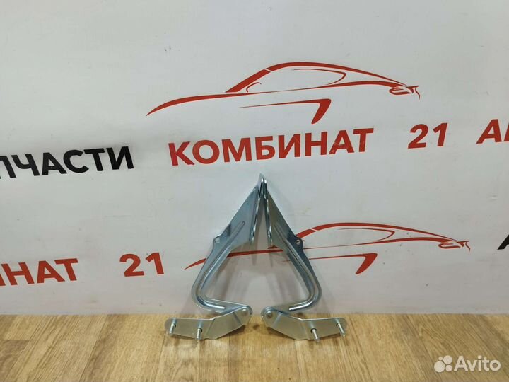 Петля капота RH LH Ford Focus 2