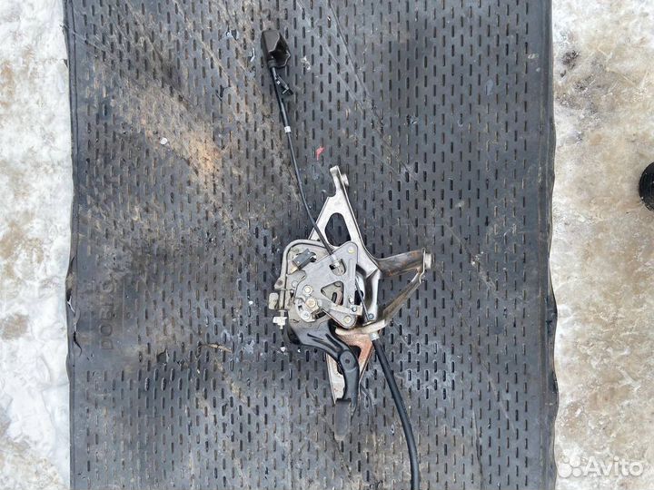 Педаль стояночного тормоза,Toyota Crown S200