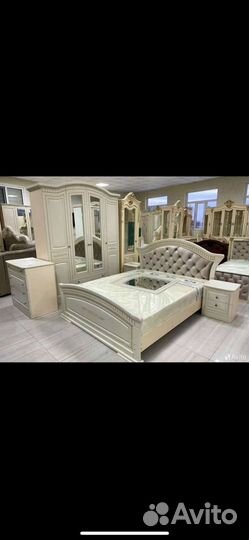 Спальный гарнитур