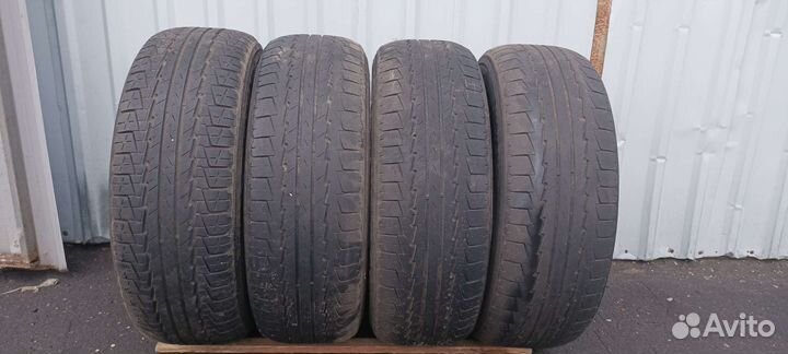 Kumho Road Venture ST KL16 235/65 R17 104H