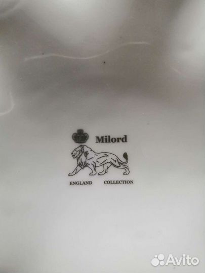 Тортница на ножке