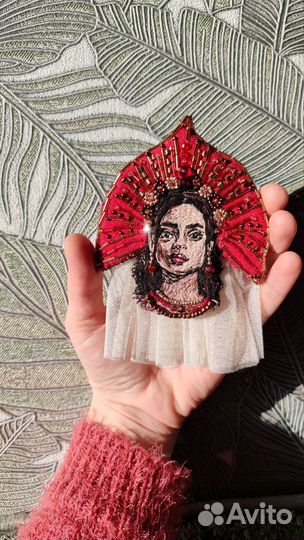 Брошь Царевна