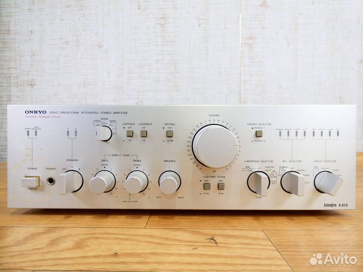 Усилитель мощности Onkyo 819
