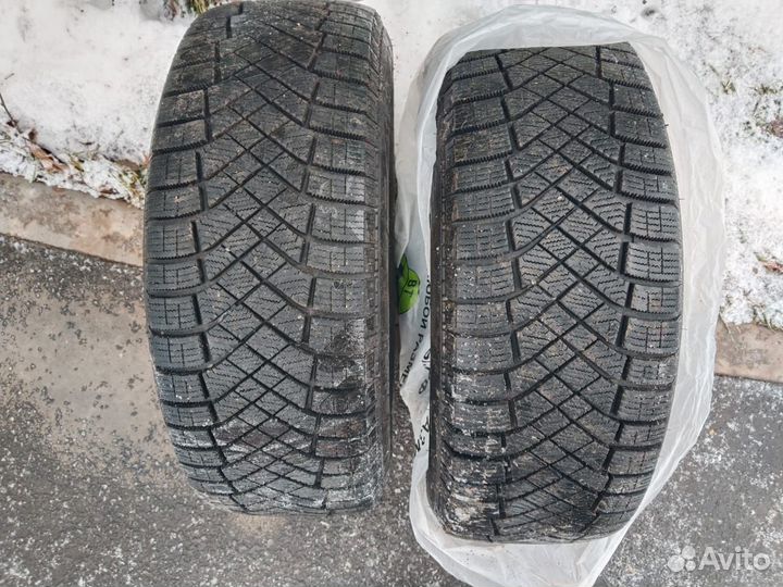 Pirelli Ice Zero 205/55 R16