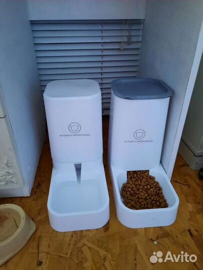 Набор поилка и кормушка для кошек и собак