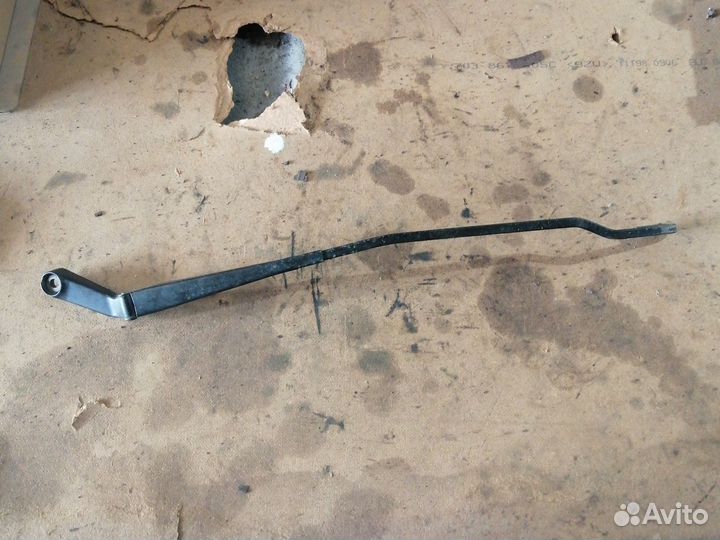 Поводок перед/лево на Volkswagen Golf III