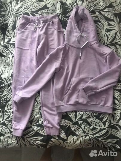 Спортивный костюм женский