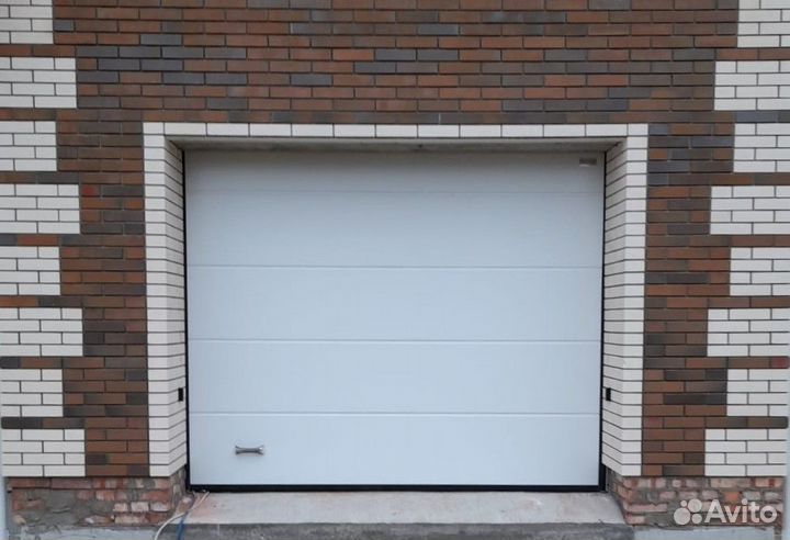 Секционные ворота с калиткой монт. 1-2 дн