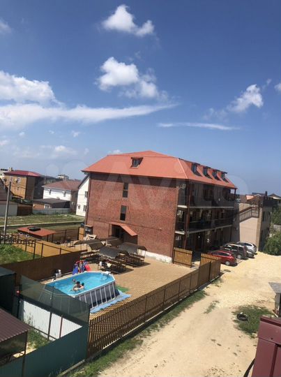 Дом 1033 м² на участке 7 сот.