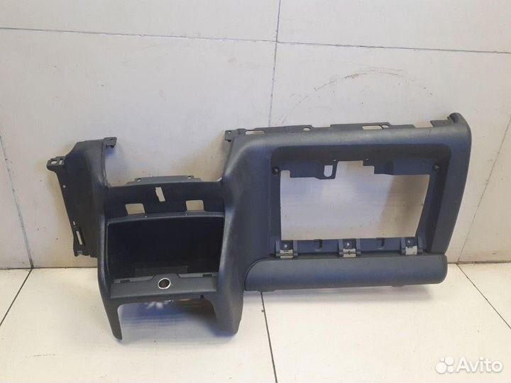 Передняя панель салона правая нижняя часть