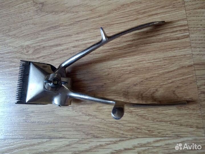 Ручная машинка для стрижки волос)