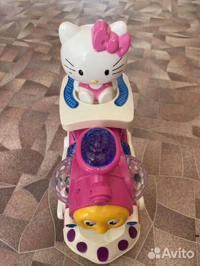 Игрушка паровоз на батарейках