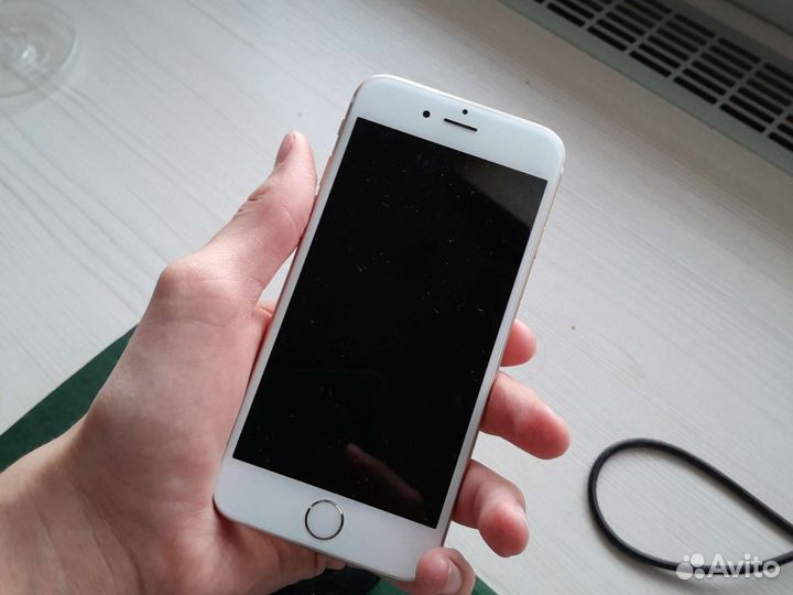 Телефон iPhone 6s