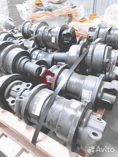 Каток поддерживающий Komatsu PC450LC-7