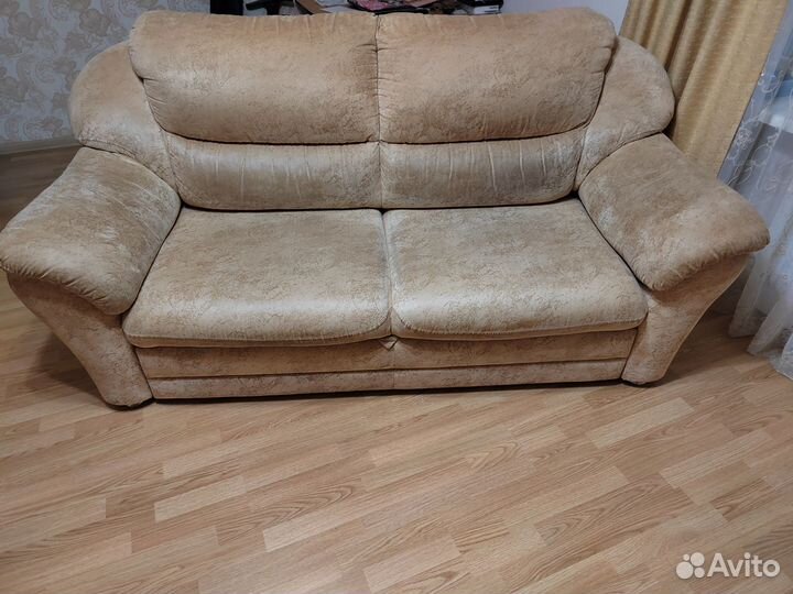 Диван и два кресла