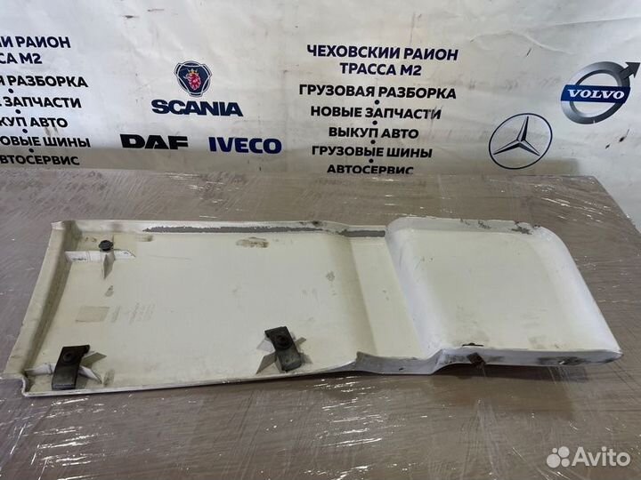 Спойлер верхний левый Daf Xf 105 MX 2009