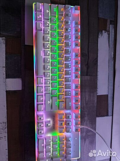 Механическая клавиатура с подсветкой