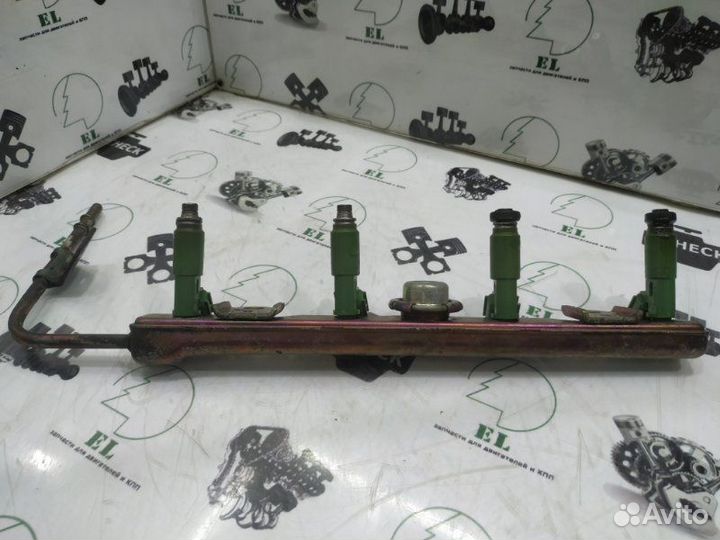 Топливная рейка,форсунка,в сборе Toyota 1ZZ-FE