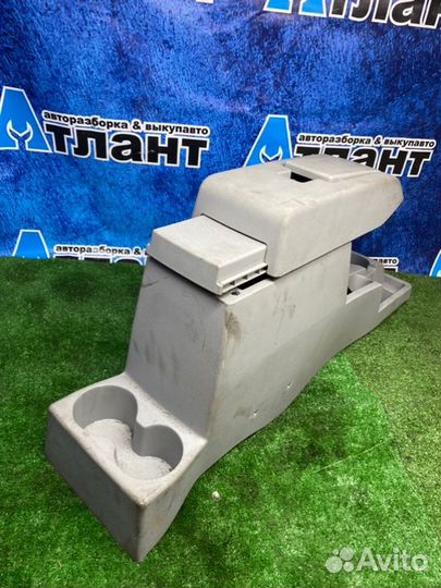 Подлокотник Dodge Caliber PM EBA 2006