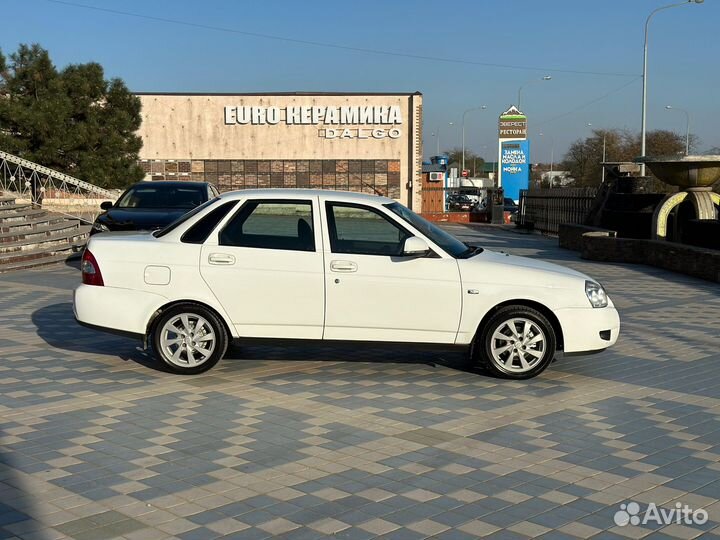 LADA Priora 1.6 МТ, 2015, 299 999 км