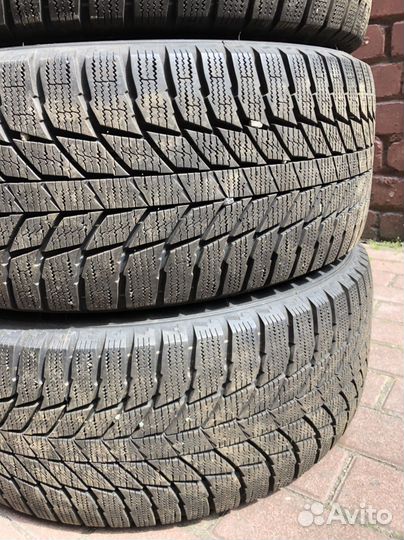 Triangle Snowlink TWT02 245/45 R18