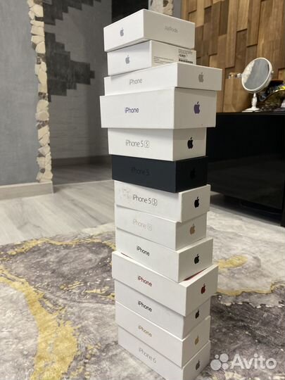 Коробка с документами на iPhone/AirPods