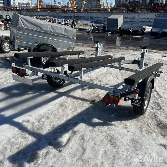 В продаже прицеп для двух гидроциклов