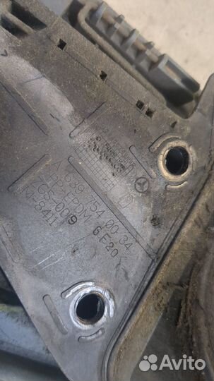 Лючок бензобака Mercedes Vito W639