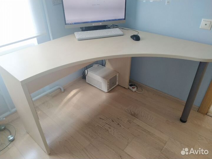 Стол угловой компьютерный для дома и офиса