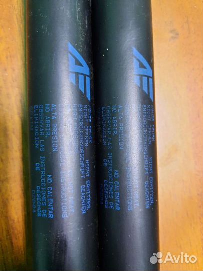 Амортизаторы крышки багажника б/у на VW Sharan 199