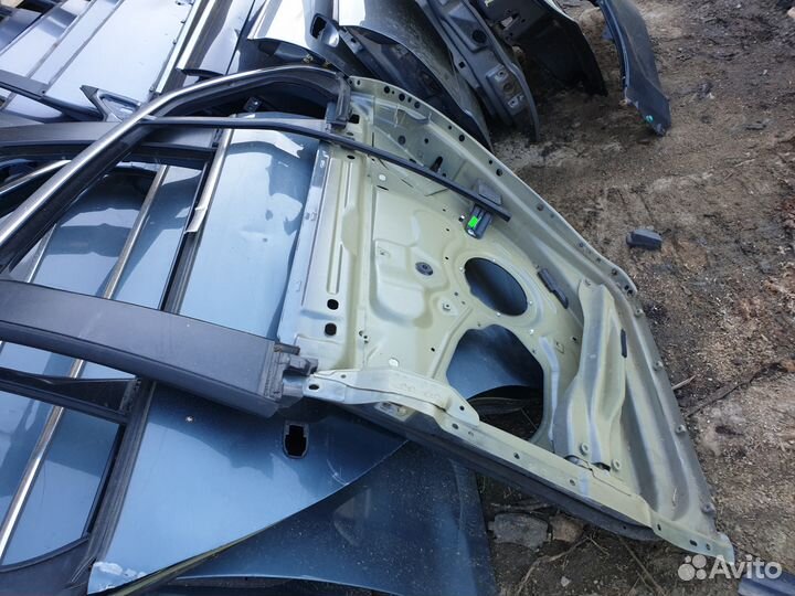 Дверь задняя левая vw jetta v джетта 5 рама рамка