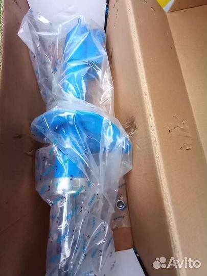 Амортизаторы передние пара Nissan