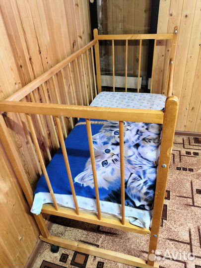 Детская кроватка