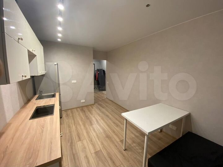 2-к. квартира, 61 м², 12/17 эт.