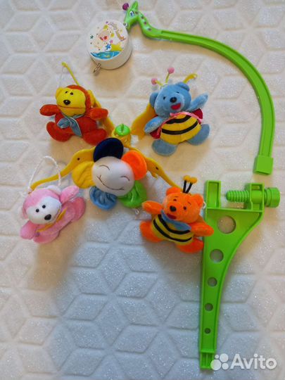 Каруселька музыкальная на детскую кроватку