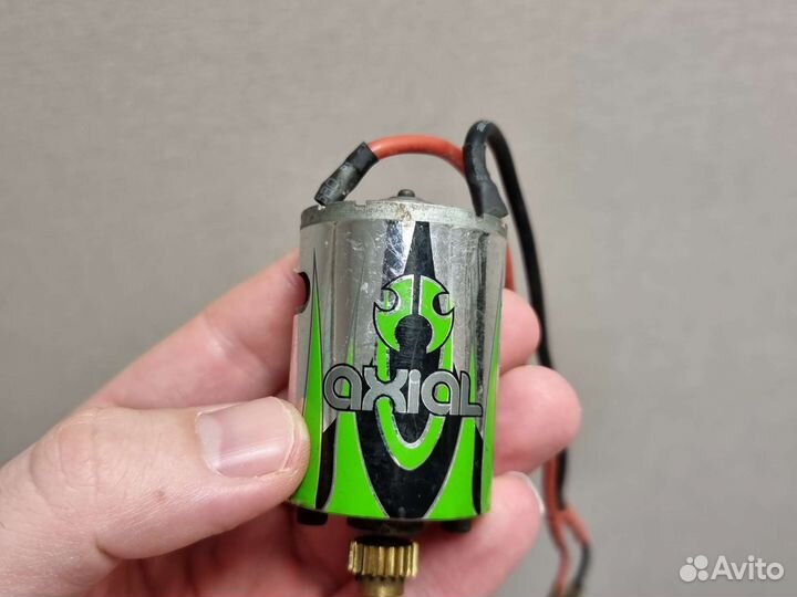 Коллекторный мотор для трофи Axial 27T