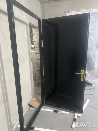 Дверь сейфовая входная