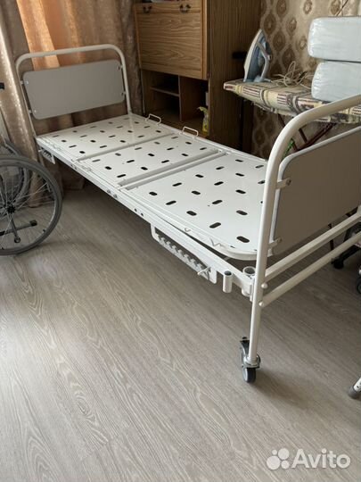Медицинская кровать для лежачих больных