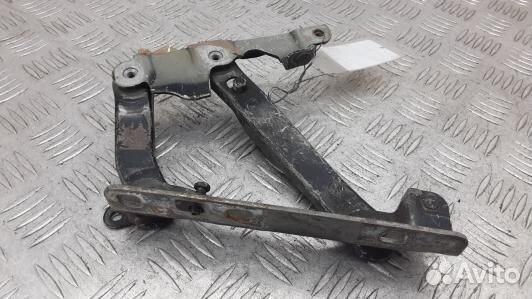 Петля капота mercedes benz S-class W220 (77A12D501