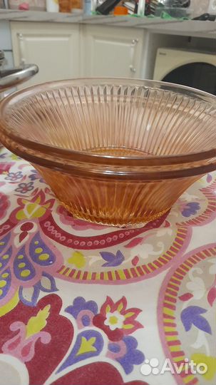 Стеклянная салатница