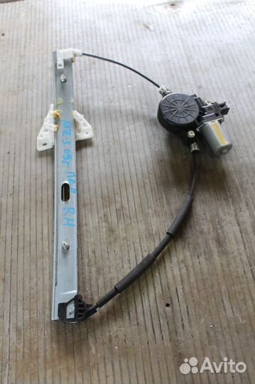 Стеклоподьемник передний правый Mazda 3 в сборе