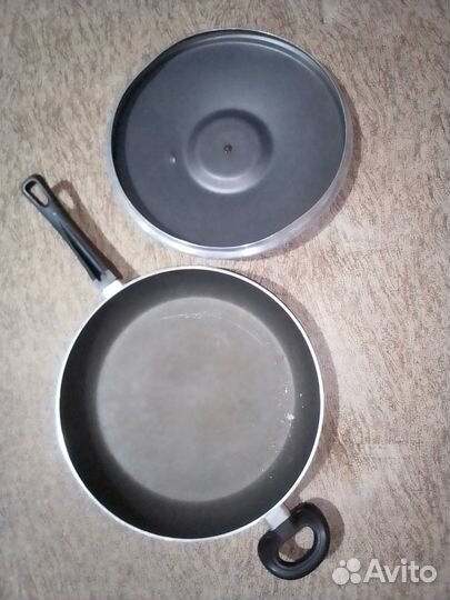 Сковорода с крышкой 30