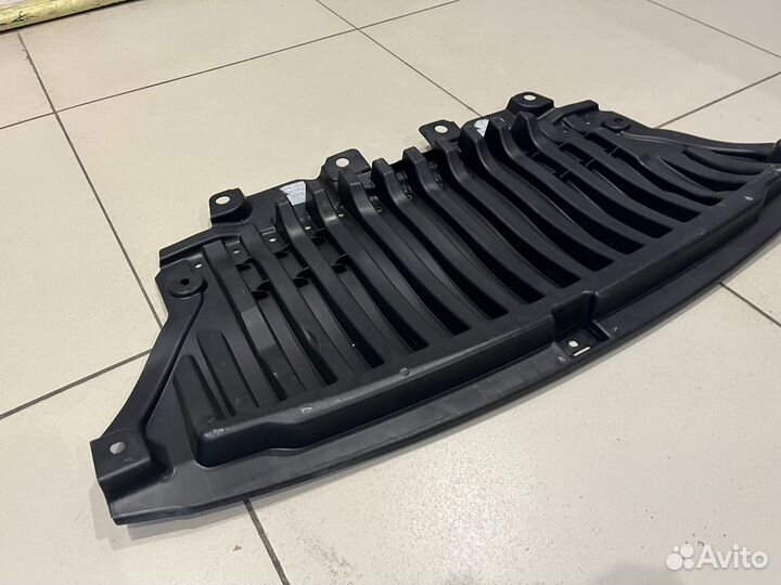 Пыльник бампера центральный Mercedes W213 новый