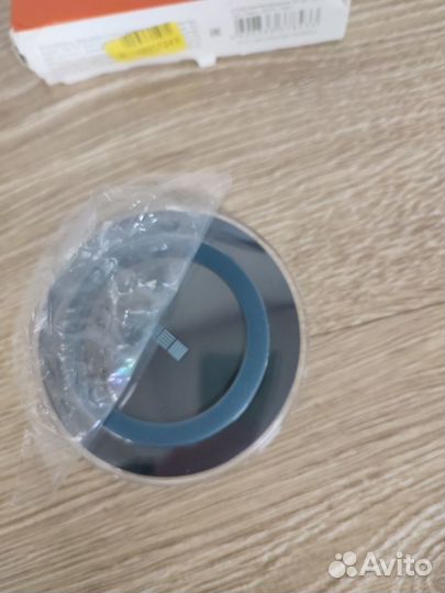 Беспроводное зарядное устройство InterStep новое