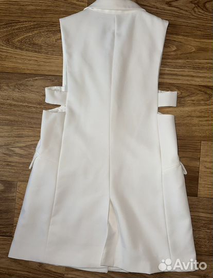 Жилет Zara