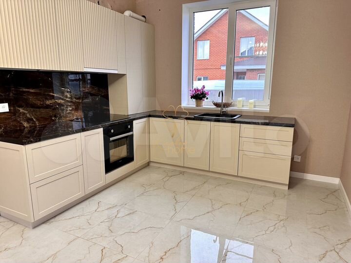 Дом 138 м² на участке 5 сот.